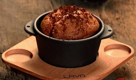 Souffle or souce pot and wooden platter